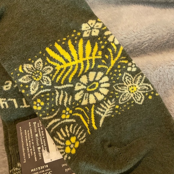 Blue Q Olive and Yellow Floral Men's Sock - Picture 4 of 5